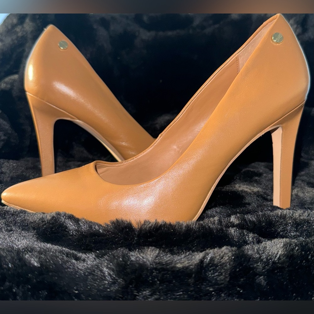 Women's Brady Pointed Toe Pumps